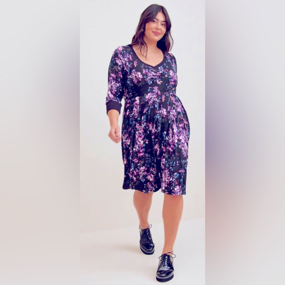Mini Supersoft Push V-Neck Skater Dress size 2x